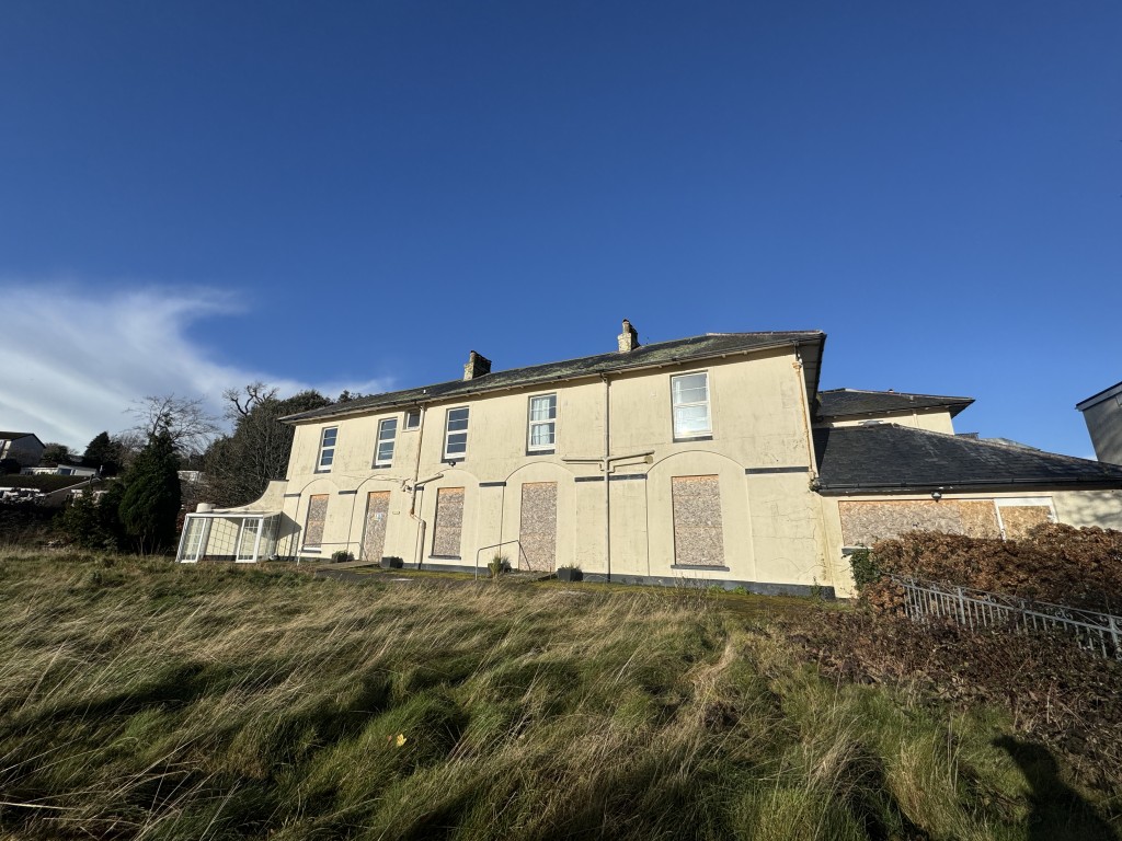 Lot: 48 - FORMER CARE HOME WITH DETACHED BUNGALOW SET IN TWO ACRES - ALL WITH POTENTIAL - Rear of the property and gardens